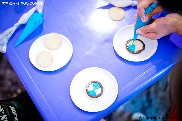 BMW 2ϵĩֻԲĻ