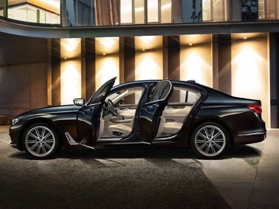 Wallpaper_1600x1200_10_7series_sedan.jpg