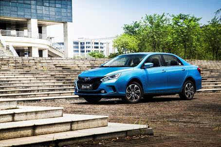 动力系统获金奖 秦EV300成“最具魅力车型”