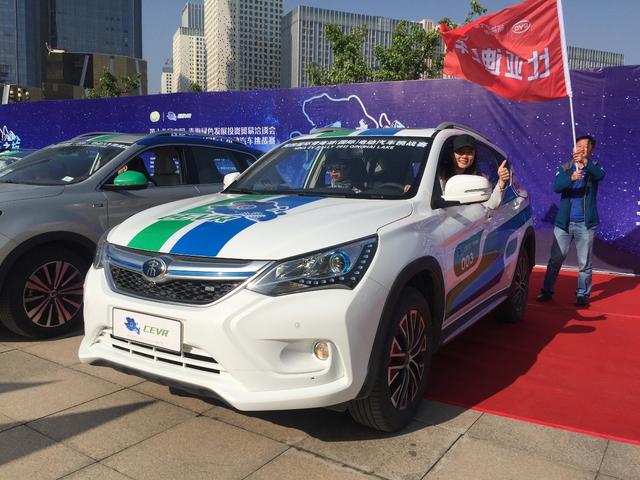 挑战4120 比亚迪宋EV300“天境之旅”征服青海湖