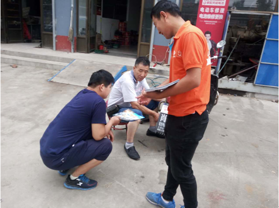 高温下的作业 百车千城万里行三河站