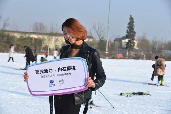 长安CS35PLUS,轻指互联社交新方向