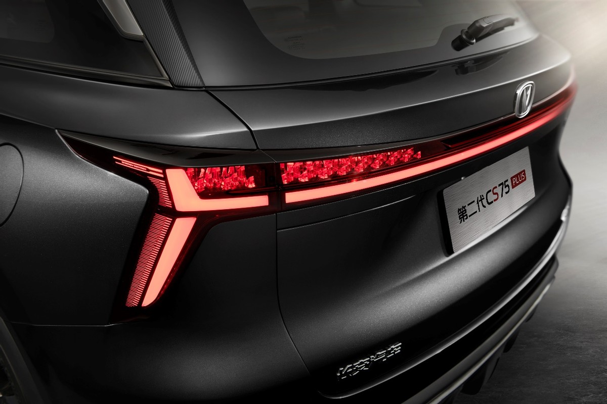 ڶCS75PLUSȼԤ ȫϵ8AT ߼ֵSUV