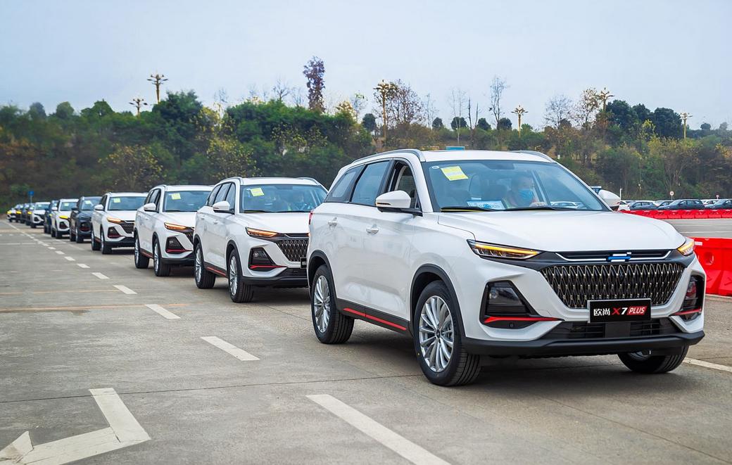 新年就要开新车 欧尚X7 PLUS在石家庄陆续到店交车