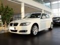 320i