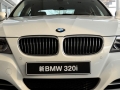 320i