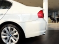 320i