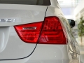 320i