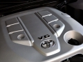 V6 3.0 Royal Saloon